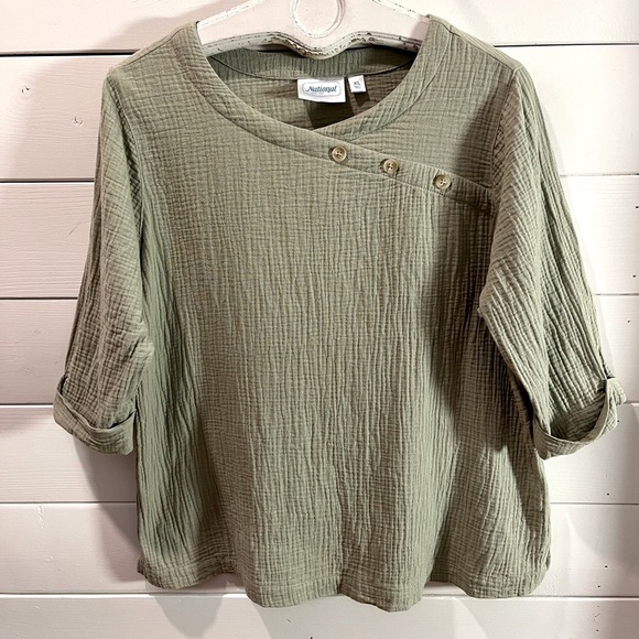 National Tops - 💚 NATIONAL – Sage Green Textured Top – Size XL